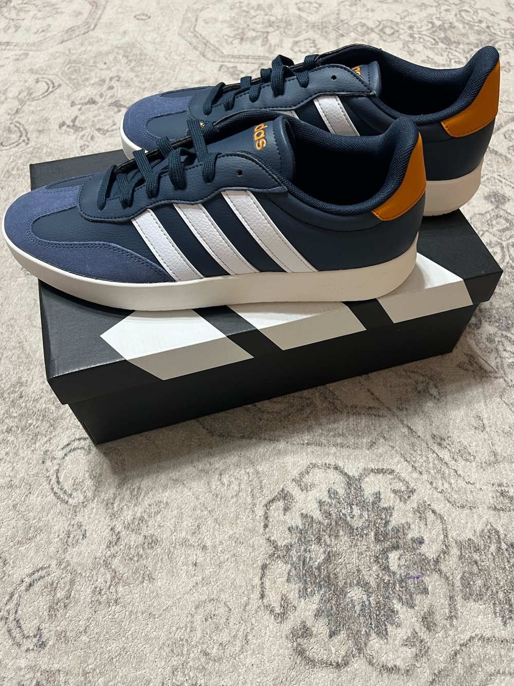 Adidas Barreda sneakers Blue, White, Tan.